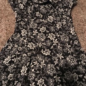 Adorable black and white floral vintage dress